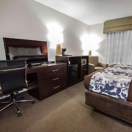 Sleep Inn & Suites And Conference Center Downtown Indianapolis Bagian luar foto