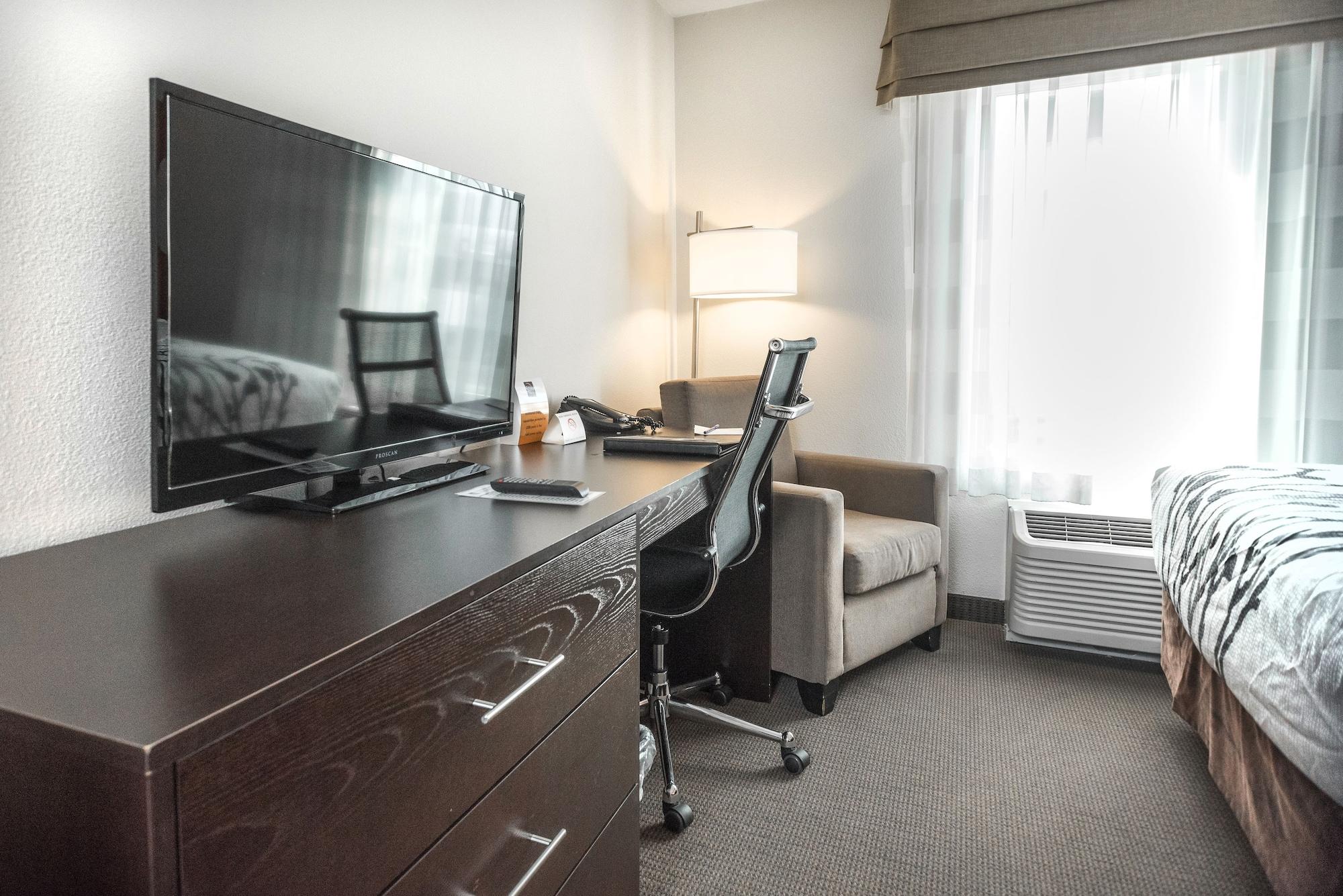 Sleep Inn & Suites And Conference Center Downtown Indianapolis Bagian luar foto