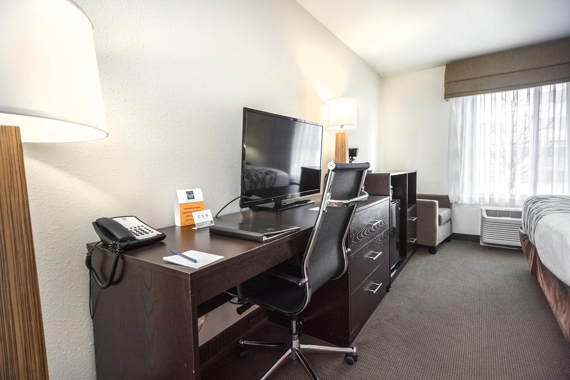Sleep Inn & Suites And Conference Center Downtown Indianapolis Bagian luar foto