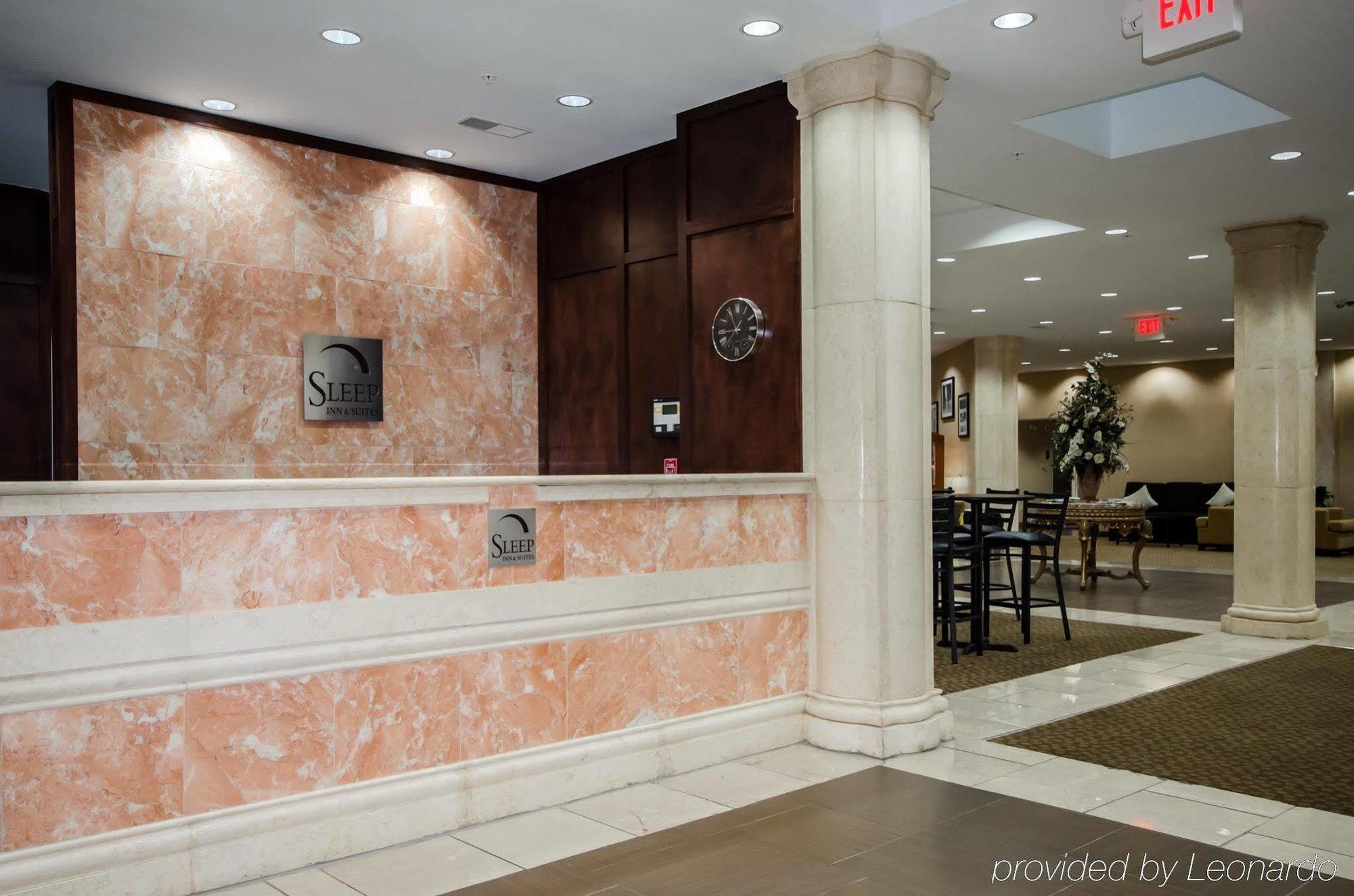 Sleep Inn & Suites And Conference Center Downtown Indianapolis Bagian luar foto