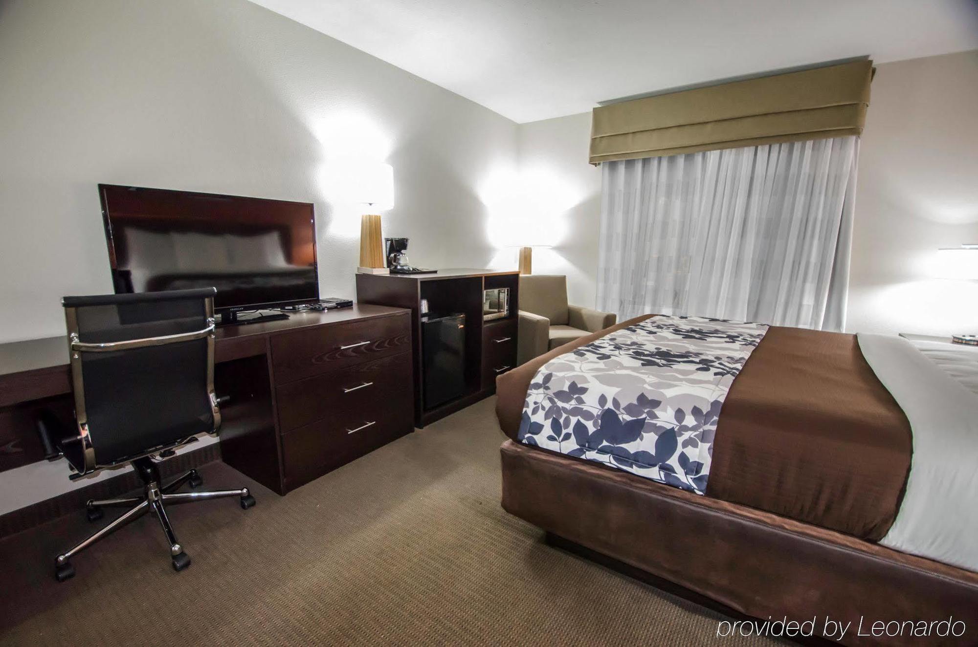 Sleep Inn & Suites And Conference Center Downtown Indianapolis Bagian luar foto