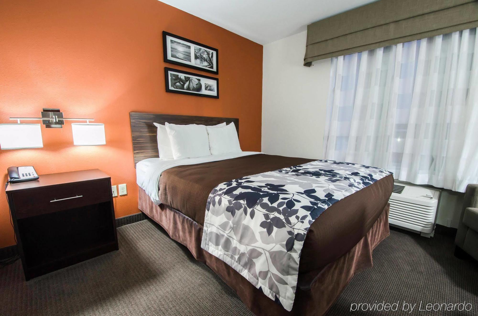 Sleep Inn & Suites And Conference Center Downtown Indianapolis Bagian luar foto