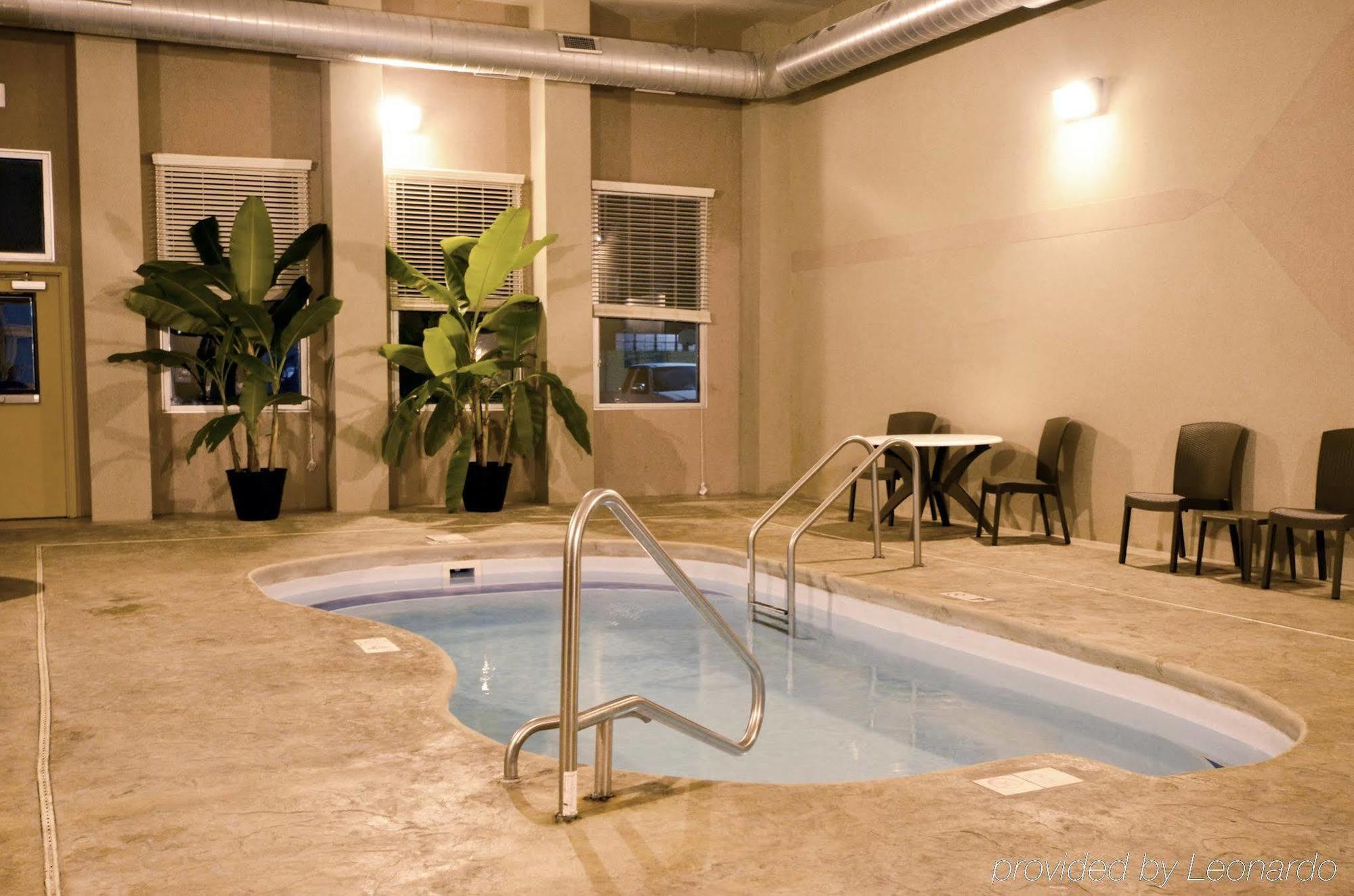 Sleep Inn & Suites And Conference Center Downtown Indianapolis Bagian luar foto