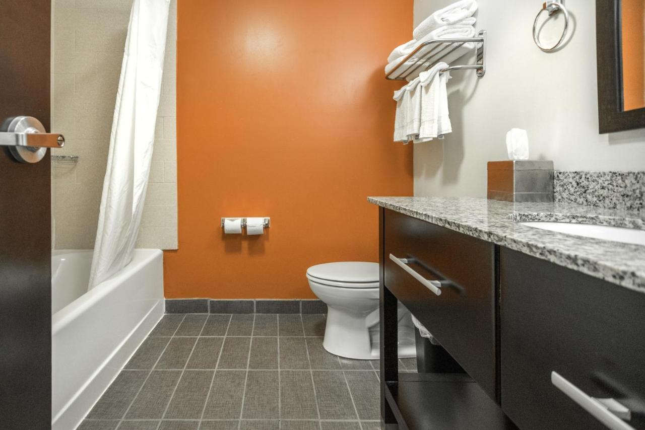 Sleep Inn & Suites And Conference Center Downtown Indianapolis Bagian luar foto